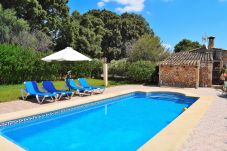 Country house in Buger - Sa Figuera Blanca 115 cosy finca with private swimming pool, garden, terrace, barbecue and WiFi