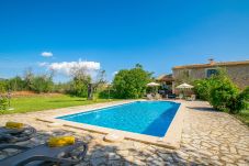 Country house in Buger - Son Tresco 126 fantastic finca perfect for groups, with garden, terrace, ping pong and WiFi