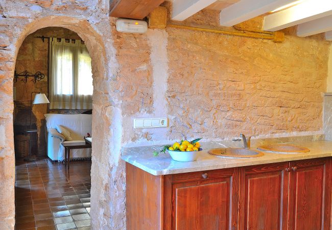 Country house in Alcúdia - Els Olivers 138 rustic finca with private swimming pool, air conditioning, terrace and barbecue Country house in Alcúdia - Els Olivers 138 rustic finca with private swimming pool, air conditioning, terrace and barbecue