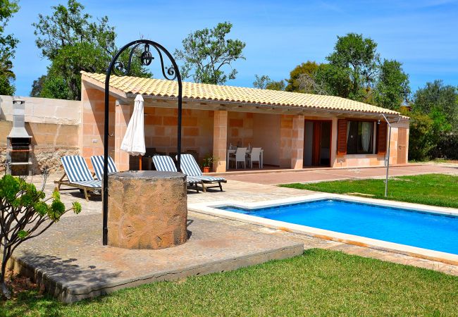 Country house in Alcúdia - Els Olivers 138 rustic finca with private swimming pool, air conditioning, terrace and barbecue Country house in Alcúdia - Els Olivers 138 rustic finca with private swimming pool, air conditioning, terrace and barbecue