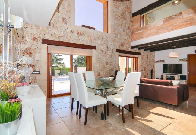 Country house in Sa Pobla - Rey del Campo 140 luxurious villa with private pool, air conditioning, garden and BBQ area Country house in Sa Pobla - Rey del Campo 140 luxurious villa with private pool, air conditioning, garden and BBQ area