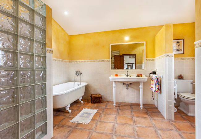 Country house in Binissalem - Es Triquet 151 cosy villa with private pool, terrace, BBQ and WiFi Country house in Binissalem - Es Triquet 151 cosy villa with private pool, terrace, BBQ and WiFi