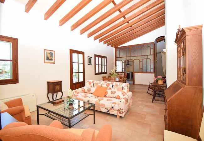 House in Llubi - Tofollubí 152 fantastic villa with private pool, large outdoor area, air conditioning and barbecue area House in Llubi - Tofollubí 152 fantastic villa with private pool, large outdoor area, air conditioning and barbecue area