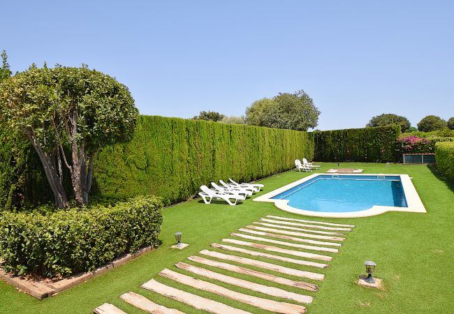 House in Llubi - Tofollubí 152 fantastic villa with private pool, large outdoor area, air conditioning and barbecue area House in Llubi - Tofollubí 152 fantastic villa with private pool, large outdoor area, air conditioning and barbecue area
