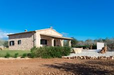 Country house in Sineu - Son Rossignol 155 cosy rustic finca with private pool, terrace, barbecue and WiFi