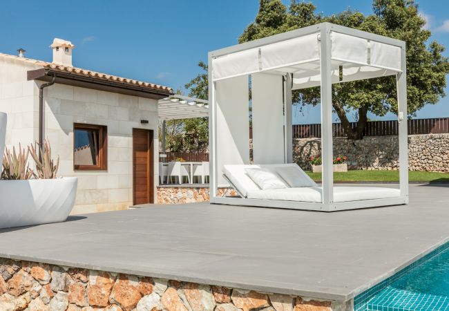 Country house in Llubi - Son Calet 156 modern villa with private pool, garden, barbecue area and air-conditioning Country house in Llubi - Son Calet 156 modern villa with private pool, garden, barbecue area and air-conditioning