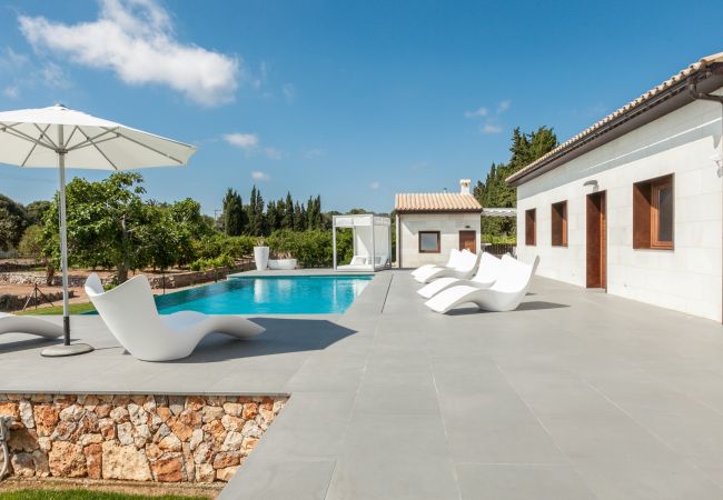 Country house in Llubi - Son Calet 156 modern villa with private pool, garden, barbecue area and air-conditioning Country house in Llubi - Son Calet 156 modern villa with private pool, garden, barbecue area and air-conditioning