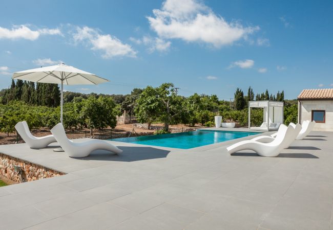 Country house in Llubi - Son Calet 156 modern villa with private pool, garden, barbecue area and air-conditioning Country house in Llubi - Son Calet 156 modern villa with private pool, garden, barbecue area and air-conditioning