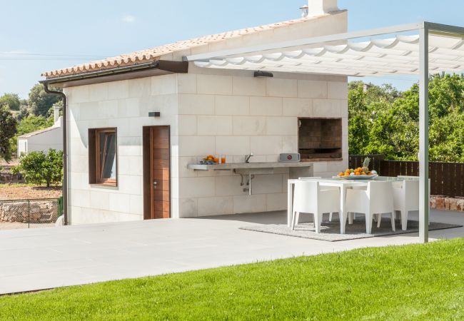 Country house in Llubi - Son Calet 156 modern villa with private pool, garden, barbecue area and air-conditioning Country house in Llubi - Son Calet 156 modern villa with private pool, garden, barbecue area and air-conditioning