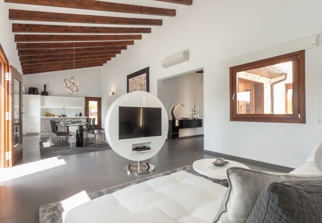 Country house in Llubi - Son Calet 156 modern villa with private pool, garden, barbecue area and air-conditioning Country house in Llubi - Son Calet 156 modern villa with private pool, garden, barbecue area and air-conditioning