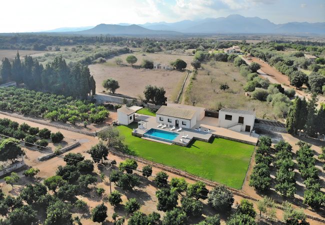 Country house in Llubi - Son Calet 156 modern villa with private pool, garden, barbecue area and air-conditioning Country house in Llubi - Son Calet 156 modern villa with private pool, garden, barbecue area and air-conditioning