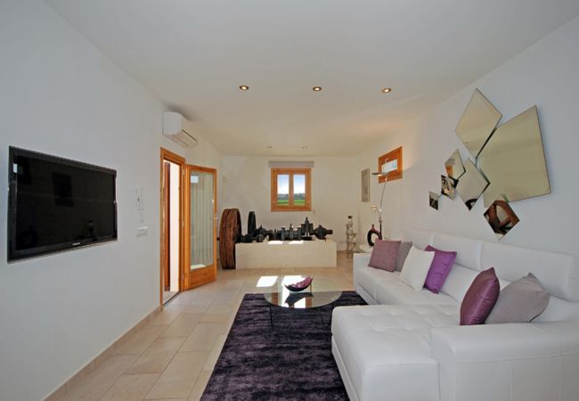 Country house in Muro - Vinagrella 158 magnificent finca with private pool, large garden, air conditioning and barbecue Country house in Muro - Vinagrella 158 magnificent finca with private pool, large garden, air conditioning and barbecue