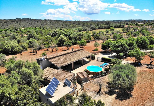 Country house in Llubi - Son Rossignol 193 finca with private swimming pool, large terrace, barbecue and WiFi Country house in Llubi - Son Rossignol 193 finca with private swimming pool, large terrace, barbecue and WiFi