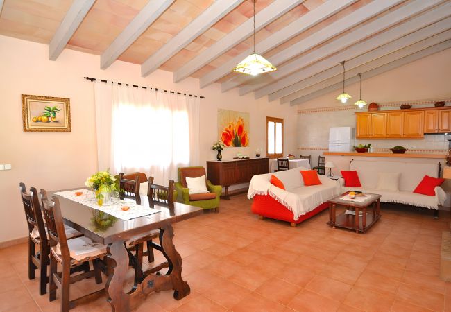 Country house in Llubi - Son Rossignol 193 finca with private swimming pool, large terrace, barbecue and WiFi Country house in Llubi - Son Rossignol 193 finca with private swimming pool, large terrace, barbecue and WiFi