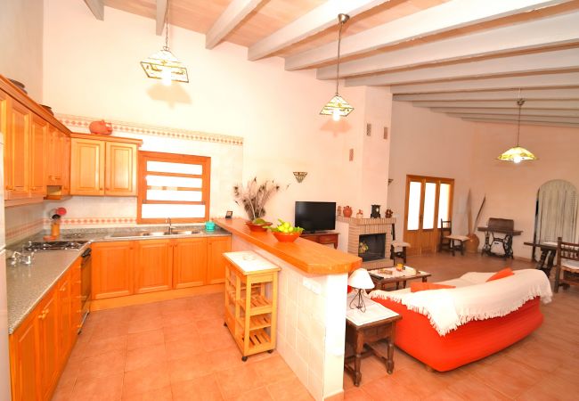 Country house in Llubi - Son Rossignol 193 finca with private swimming pool, large terrace, barbecue and WiFi Country house in Llubi - Son Rossignol 193 finca with private swimming pool, large terrace, barbecue and WiFi