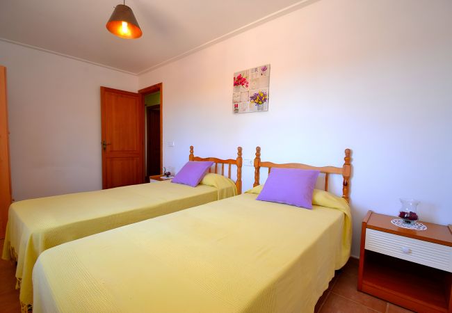 Country house in Llubi - Son Rossignol 193 finca with private swimming pool, large terrace, barbecue and WiFi Country house in Llubi - Son Rossignol 193 finca with private swimming pool, large terrace, barbecue and WiFi