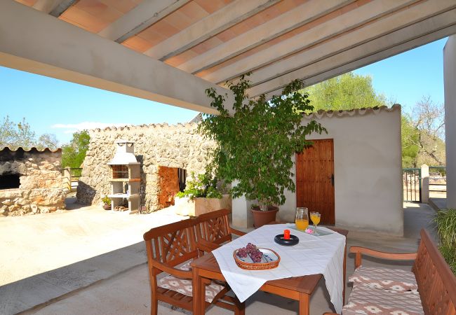 Country house in Llubi - Son Rossignol 193 finca with private swimming pool, large terrace, barbecue and WiFi Country house in Llubi - Son Rossignol 193 finca with private swimming pool, large terrace, barbecue and WiFi