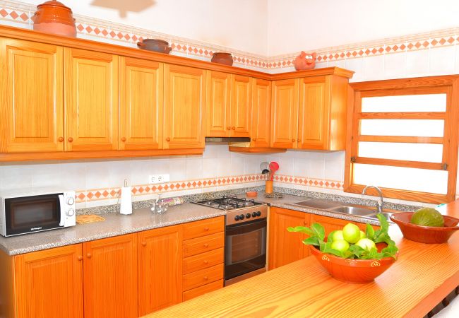 Country house in Llubi - Son Rossignol 193 finca with private swimming pool, large terrace, barbecue and WiFi Country house in Llubi - Son Rossignol 193 finca with private swimming pool, large terrace, barbecue and WiFi