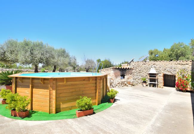 Country house in Llubi - Son Rossignol 193 finca with private swimming pool, large terrace, barbecue and WiFi Country house in Llubi - Son Rossignol 193 finca with private swimming pool, large terrace, barbecue and WiFi