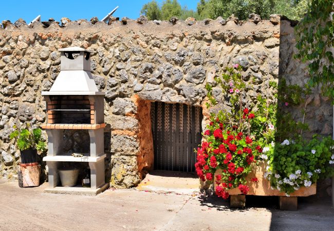 Country house in Llubi - Son Rossignol 193 finca with private swimming pool, large terrace, barbecue and WiFi Country house in Llubi - Son Rossignol 193 finca with private swimming pool, large terrace, barbecue and WiFi