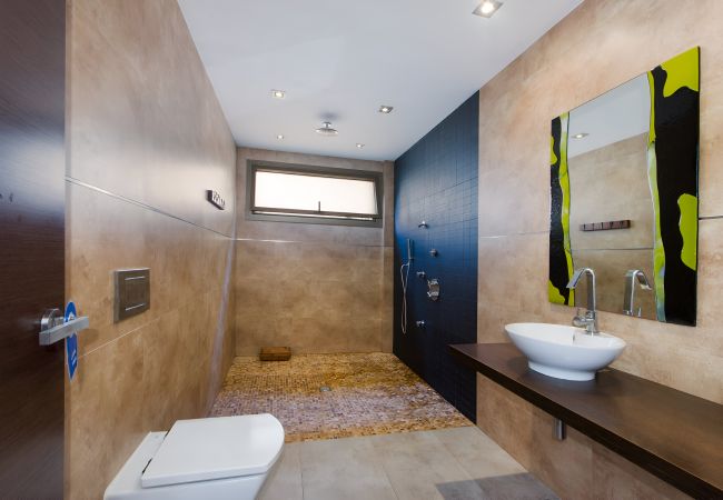 House in Alcudia - Villa Isabel 206 fantastic villa with private swimming pool, air conditioning, barbecue and jacuzzi House in Alcudia - Villa Isabel 206 fantastic villa with private swimming pool, air conditioning, barbecue and jacuzzi