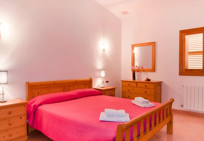 Country house in Felanitx - Son Mas 402 wonderful rustic finca with private pool, terrace, garden and air conditioning Country house in Felanitx - Son Mas 402 wonderful rustic finca with private pool, terrace, garden and air conditioning