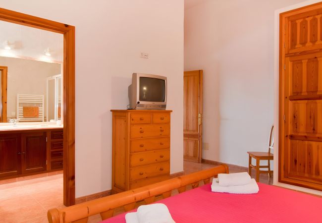 Country house in Felanitx - Son Mas 402 wonderful rustic finca with private pool, terrace, garden and air conditioning Country house in Felanitx - Son Mas 402 wonderful rustic finca with private pool, terrace, garden and air conditioning
