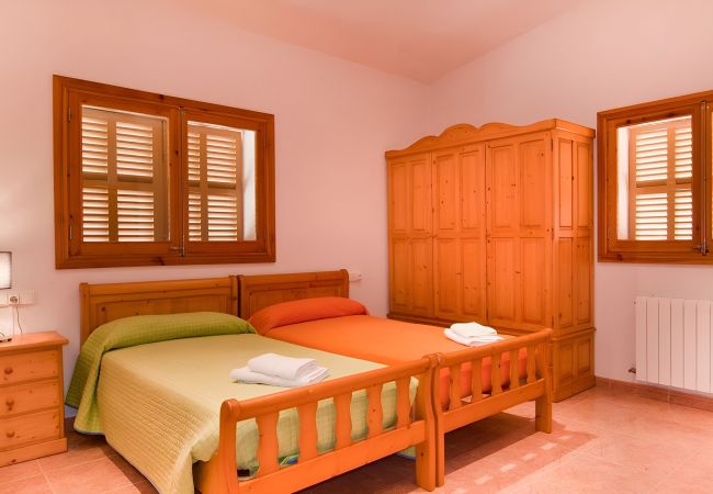 Country house in Felanitx - Son Mas 402 wonderful rustic finca with private pool, terrace, garden and air conditioning Country house in Felanitx - Son Mas 402 wonderful rustic finca with private pool, terrace, garden and air conditioning