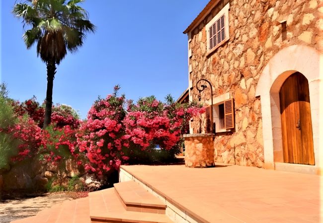 Country house in Felanitx - Son Mas 402 wonderful rustic finca with private pool, terrace, garden and air conditioning Country house in Felanitx - Son Mas 402 wonderful rustic finca with private pool, terrace, garden and air conditioning