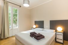 Apartment in Barcelona - Family CIUTADELLA PARK vacation rental apartment in Barcelona for families or groups