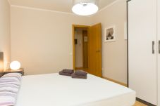 Apartment in Barcelona - Family CIUTADELLA PARK vacation rental apartment in Barcelona for families or groups