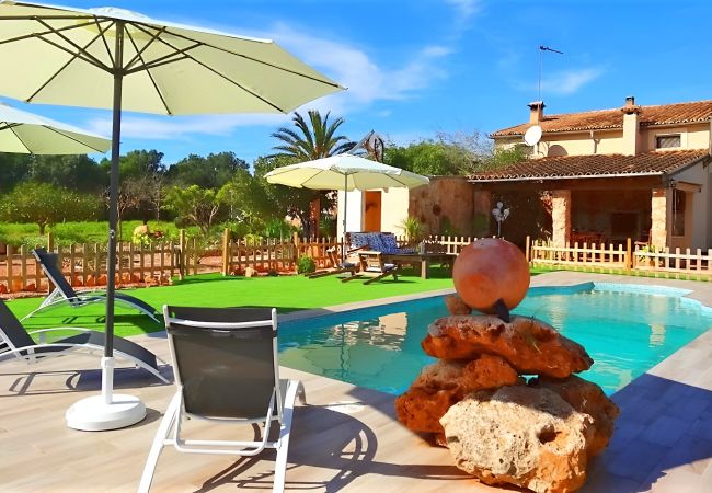 Finca with pool for rent in Mallorca