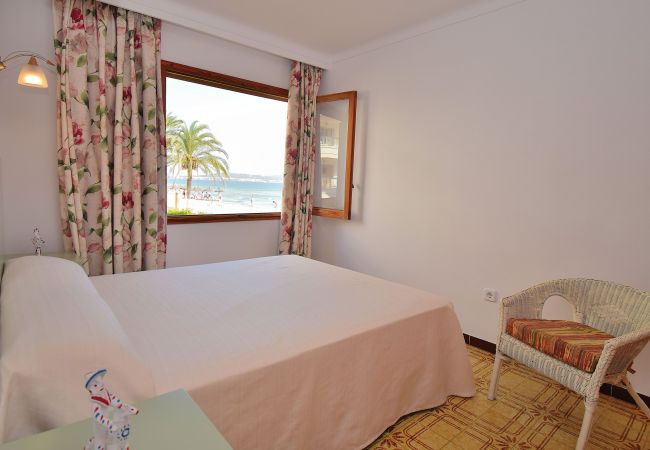 Apartment in Alcúdia - Fantastic 174 magnificent flat on the beach, with balcony, air conditioning and WiFi Apartment in Alcúdia - Fantastic 174 magnificent flat on the beach, with balcony, air conditioning and WiFi