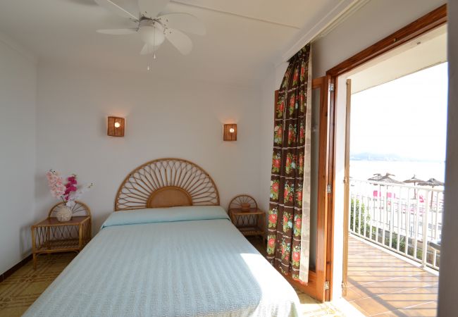 Apartment in Alcúdia - Fantastic 174 magnificent flat on the beach, with balcony, air conditioning and WiFi Apartment in Alcúdia - Fantastic 174 magnificent flat on the beach, with balcony, air conditioning and WiFi