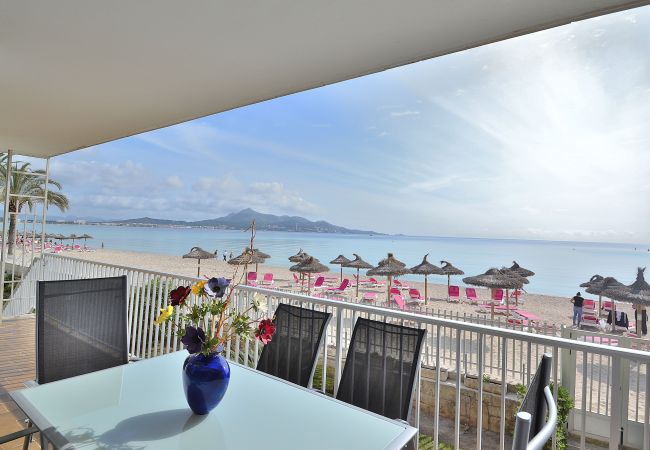 Apartment in Alcúdia - Fantastic 174 magnificent flat on the beach, with balcony, air conditioning and WiFi Apartment in Alcúdia - Fantastic 174 magnificent flat on the beach, with balcony, air conditioning and WiFi