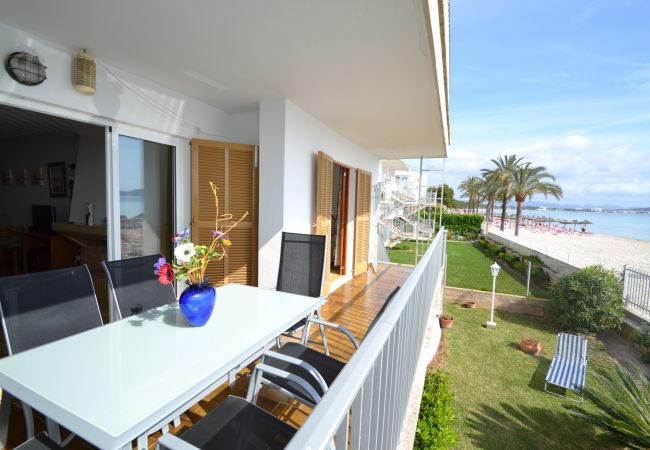 Apartment in Alcúdia - Fantastic 174 magnificent flat on the beach, with balcony, air conditioning and WiFi Apartment in Alcúdia - Fantastic 174 magnificent flat on the beach, with balcony, air conditioning and WiFi
