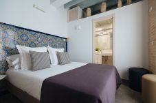 Rent by room in Seville - Casa Assle Suite balconies 2