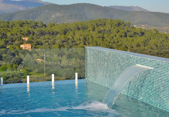 House in Buger - Montblau 049 exclusive villa with private swimming pool, jacuzzi, barbecue and air conditioning House in Buger - Montblau 049 exclusive villa with private swimming pool, jacuzzi, barbecue and air conditioning