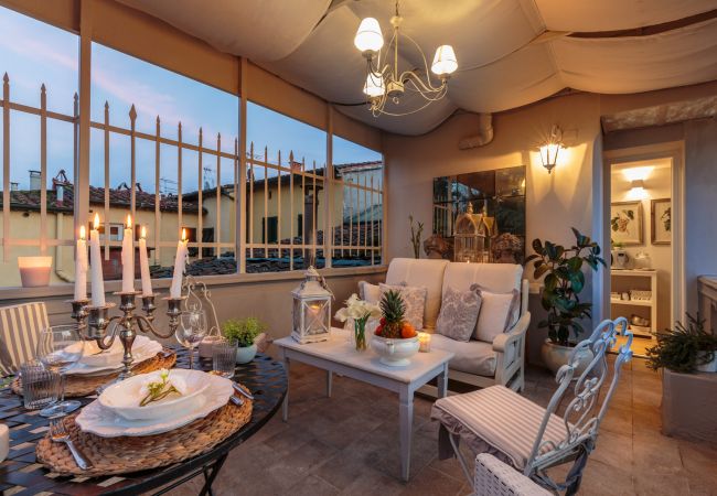 Apartment in Lucca - CASA UCCELLINI Apartment with a Romantic Terrace Apartment in Lucca - CASA UCCELLINI Apartment with a Romantic Terrace