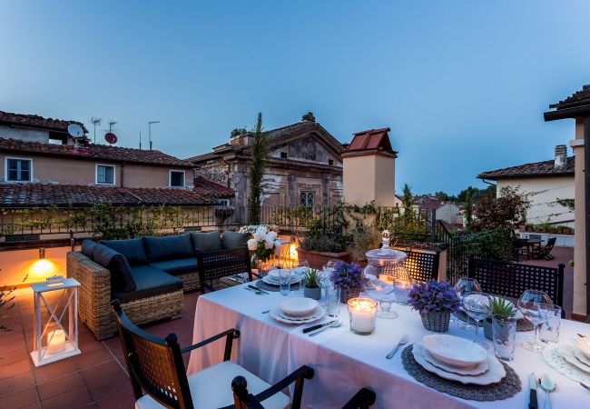  in Lucca - Flourish Apartment with Grand Terrace inside Lucca City Centre