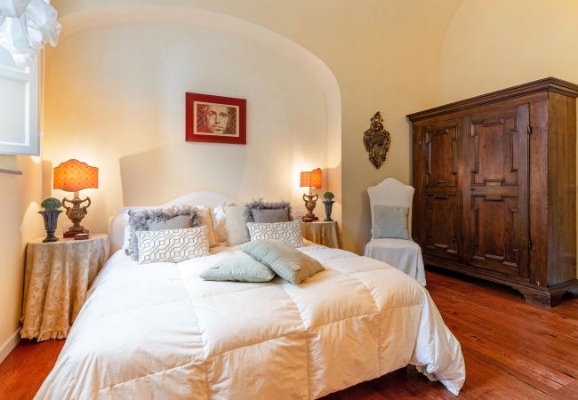 Apartment in Lucca - Spacious Ground Floor Apartment with Private Garden Inside the Walls of Lucca Apartment in Lucca - Spacious Ground Floor Apartment with Private Garden Inside the Walls of Lucca