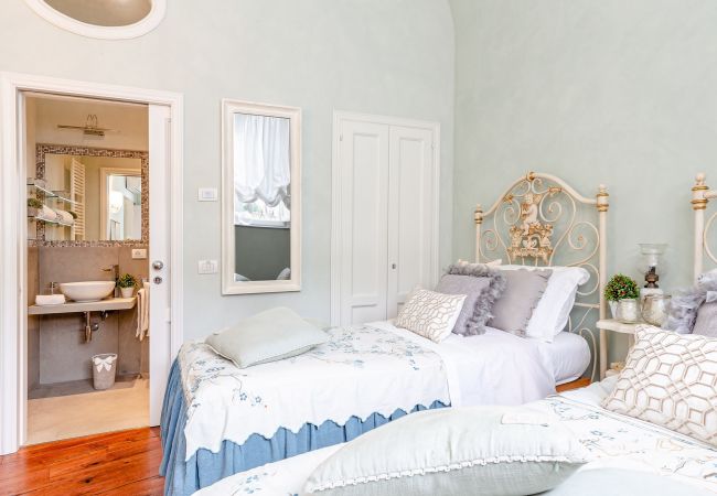 Apartment in Lucca - Spacious Ground Floor Apartment with Private Garden Inside the Walls of Lucca Apartment in Lucca - Spacious Ground Floor Apartment with Private Garden Inside the Walls of Lucca