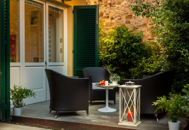 Apartment in Lucca - Contemporary Apartment with Garden and Parking Apartment in Lucca - Contemporary Apartment with Garden and Parking