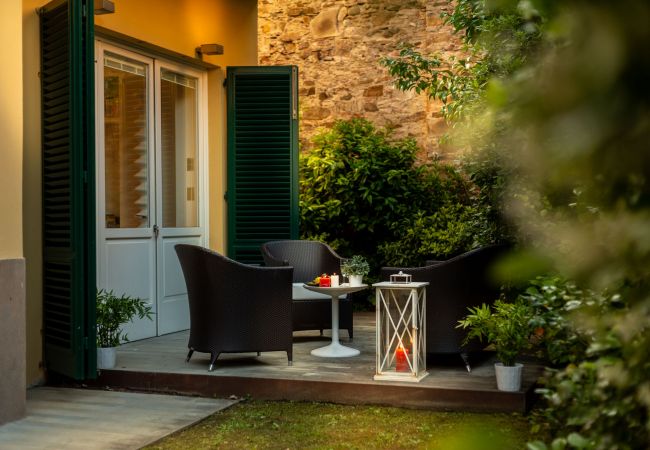 Apartment in Lucca - Contemporary Apartment with Garden and Parking Apartment in Lucca - Contemporary Apartment with Garden and Parking