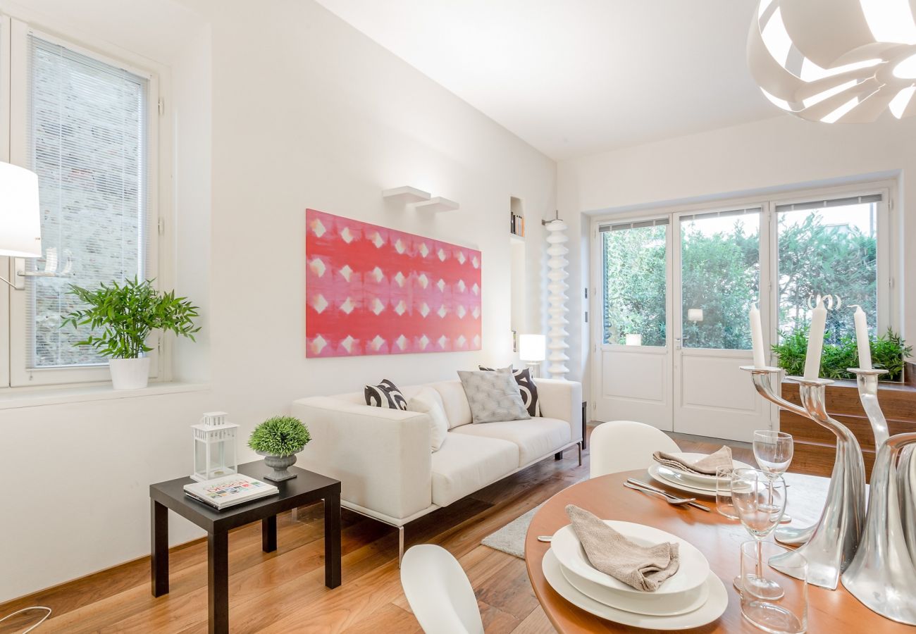 Apartment in Lucca - Contemporary Apartment with Garden and Parking Apartment in Lucca - Contemporary Apartment with Garden and Parking