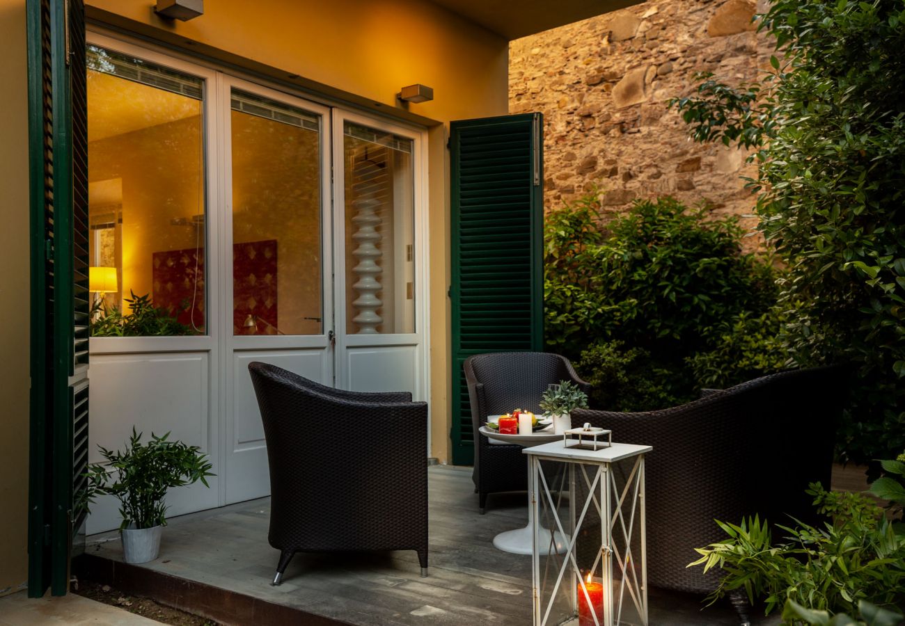 Apartment in Lucca - Contemporary Apartment with Garden and Parking Apartment in Lucca - Contemporary Apartment with Garden and Parking