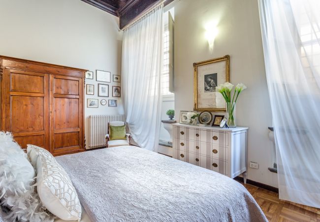 Apartment in Lucca - Casa Simonetta: Modern and Antique Ground Floor Apartment inside the Walls of Lucca Apartment in Lucca - Casa Simonetta: Modern and Antique Ground Floor Apartment inside the Walls of Lucca