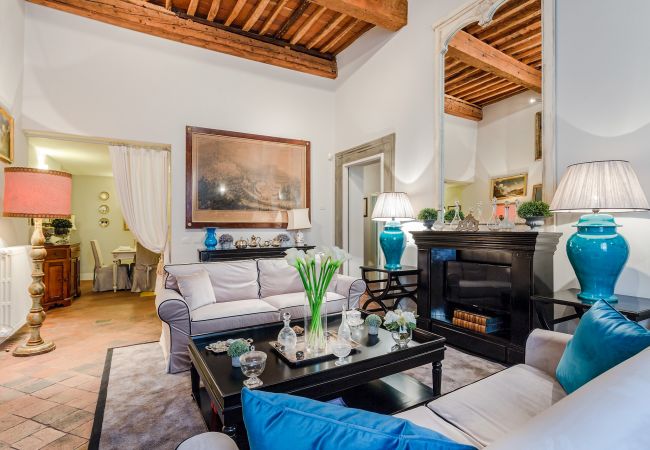 Apartment in Lucca - Casa Simonetta: Modern and Antique Ground Floor Apartment inside the Walls of Lucca Apartment in Lucca - Casa Simonetta: Modern and Antique Ground Floor Apartment inside the Walls of Lucca