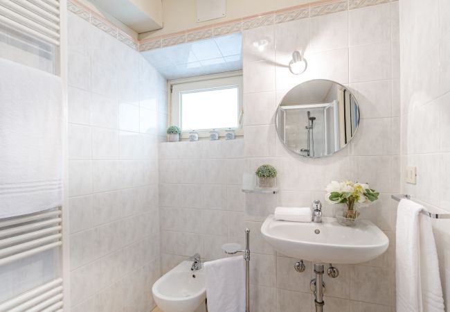 Apartment in Lucca - Casa Simonetta: Modern and Antique Ground Floor Apartment inside the Walls of Lucca Apartment in Lucca - Casa Simonetta: Modern and Antique Ground Floor Apartment inside the Walls of Lucca