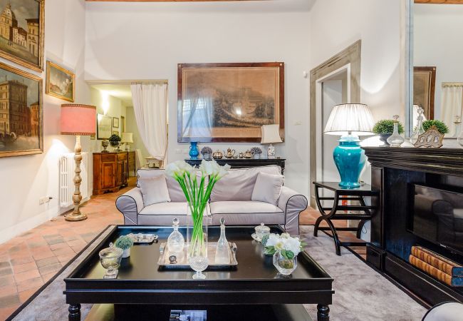 Apartment in Lucca - Casa Simonetta: Modern and Antique Ground Floor Apartment inside the Walls of Lucca Apartment in Lucca - Casa Simonetta: Modern and Antique Ground Floor Apartment inside the Walls of Lucca